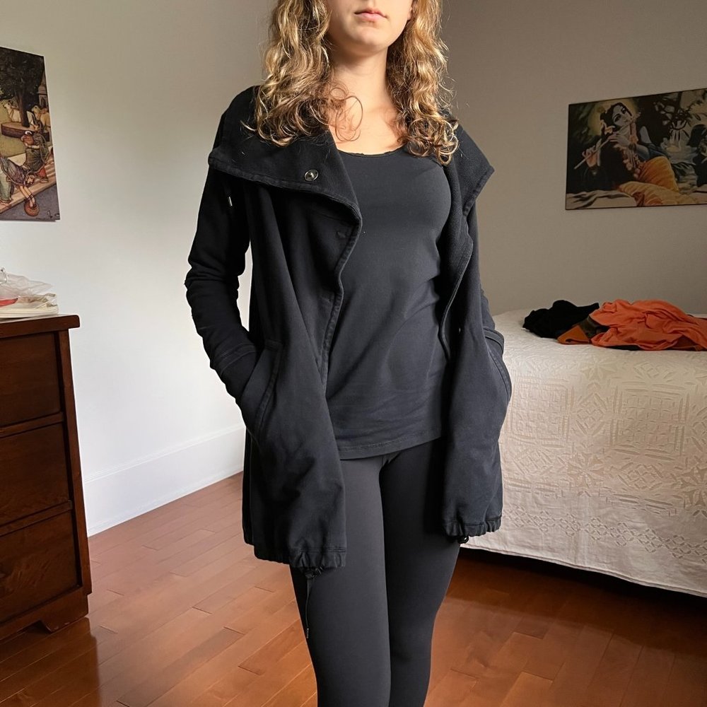 Lululemon Gratitude wrap - black